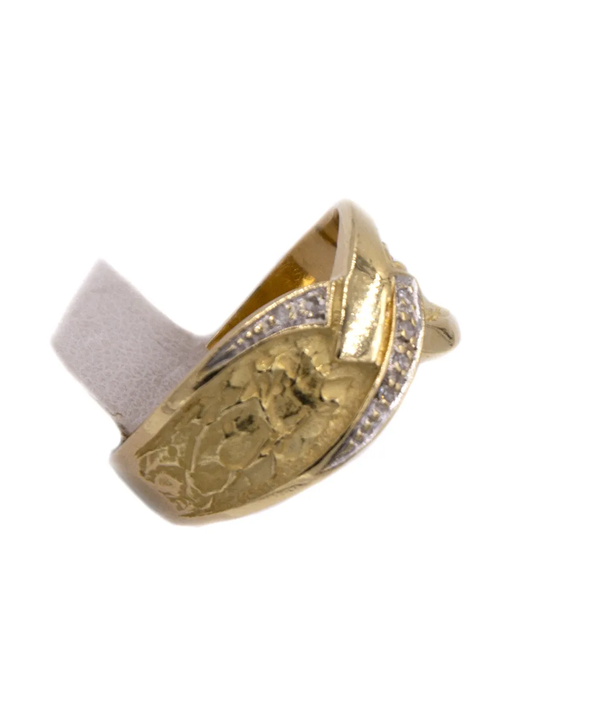 Anello in oro giallo con brillanti carati totali 0,05