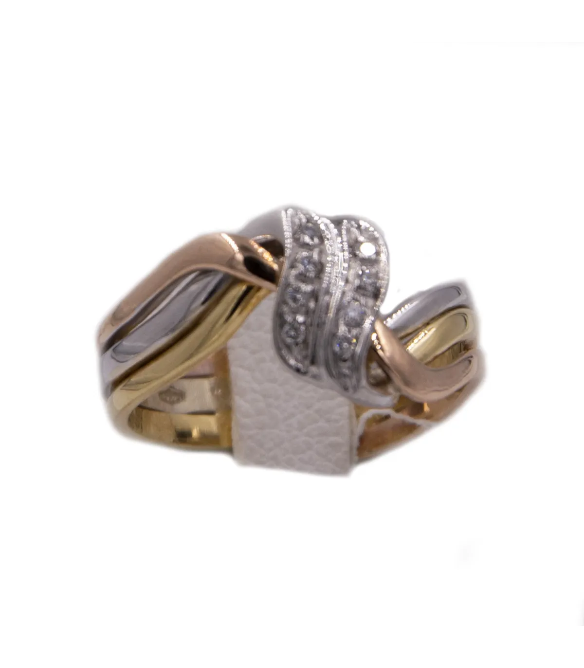 Anello in oro giallo, bianco e rosso con brillanti da 0,16 carati totali