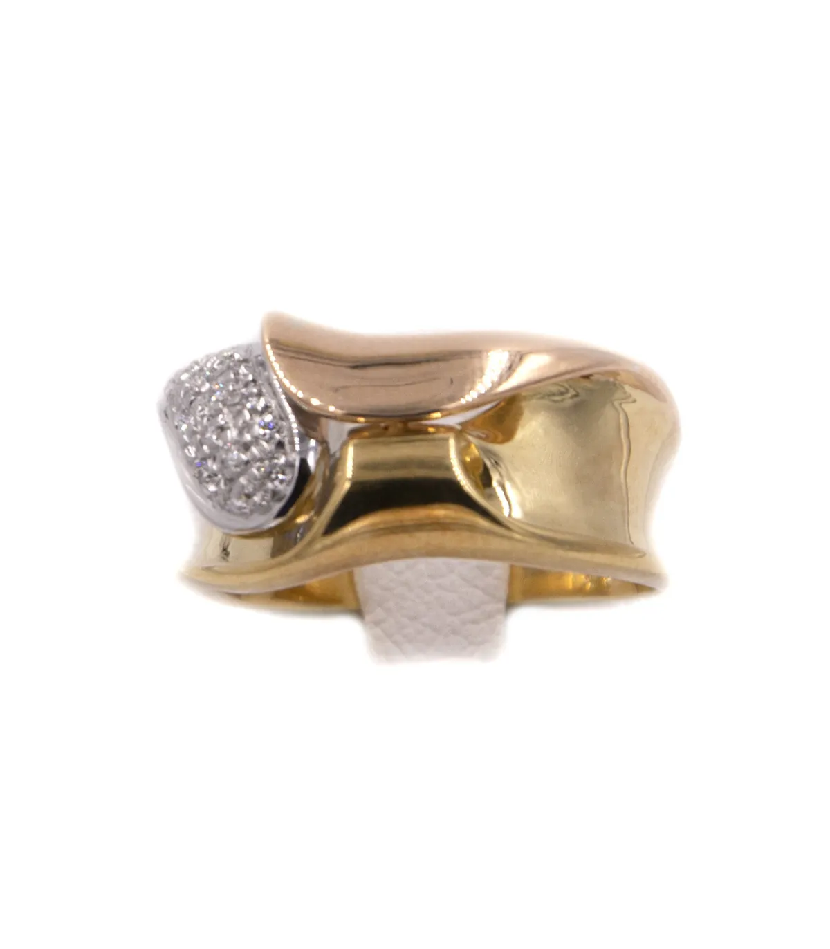 Anello in oro giallo con brillanti carati totali 0,15