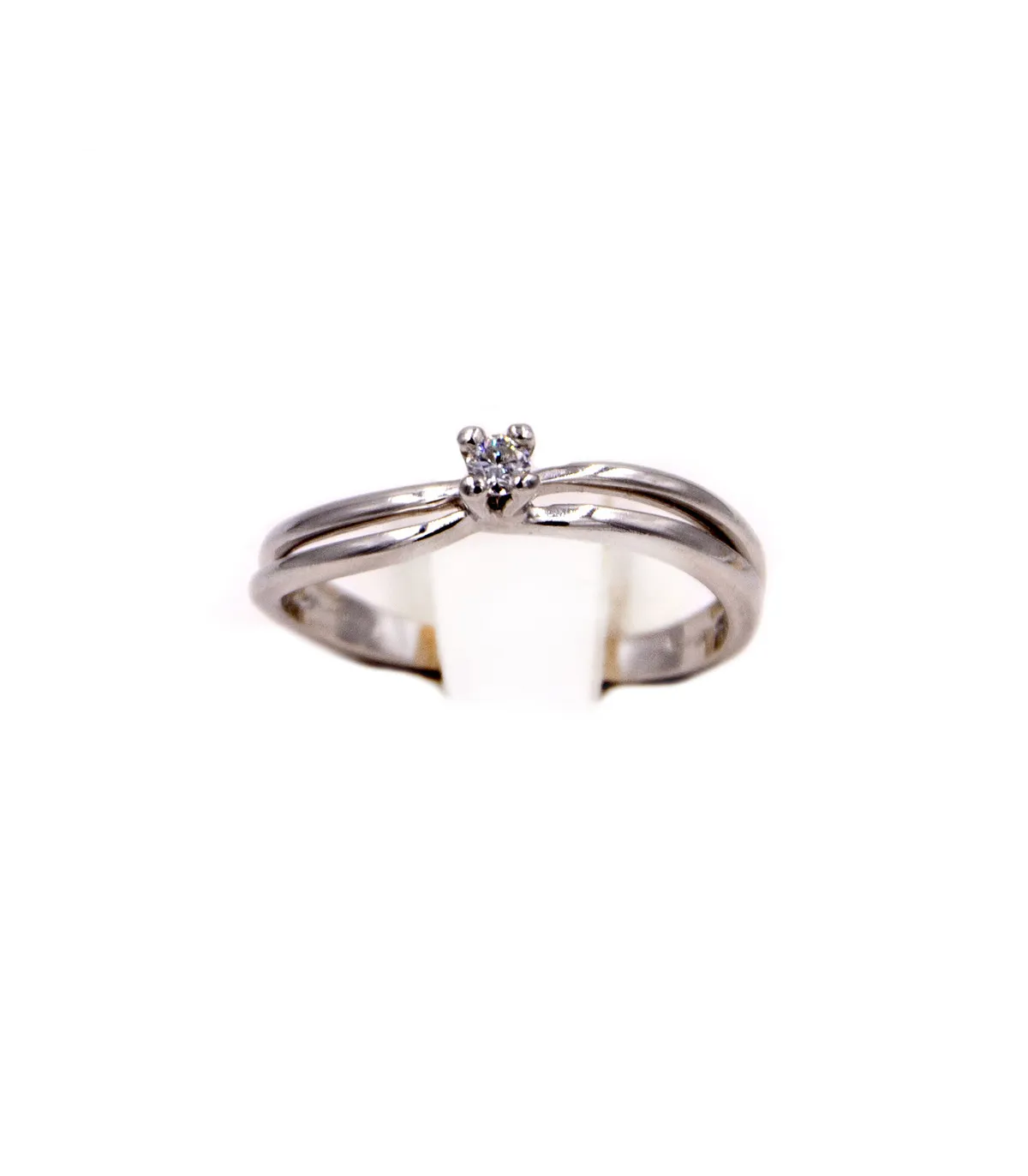 Solitario in oro bianco con brillante