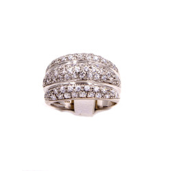 Anello a fascia in oro bianco con zirconi