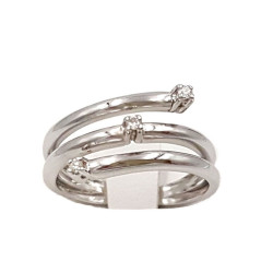 Anello in oro bianco con brillanti