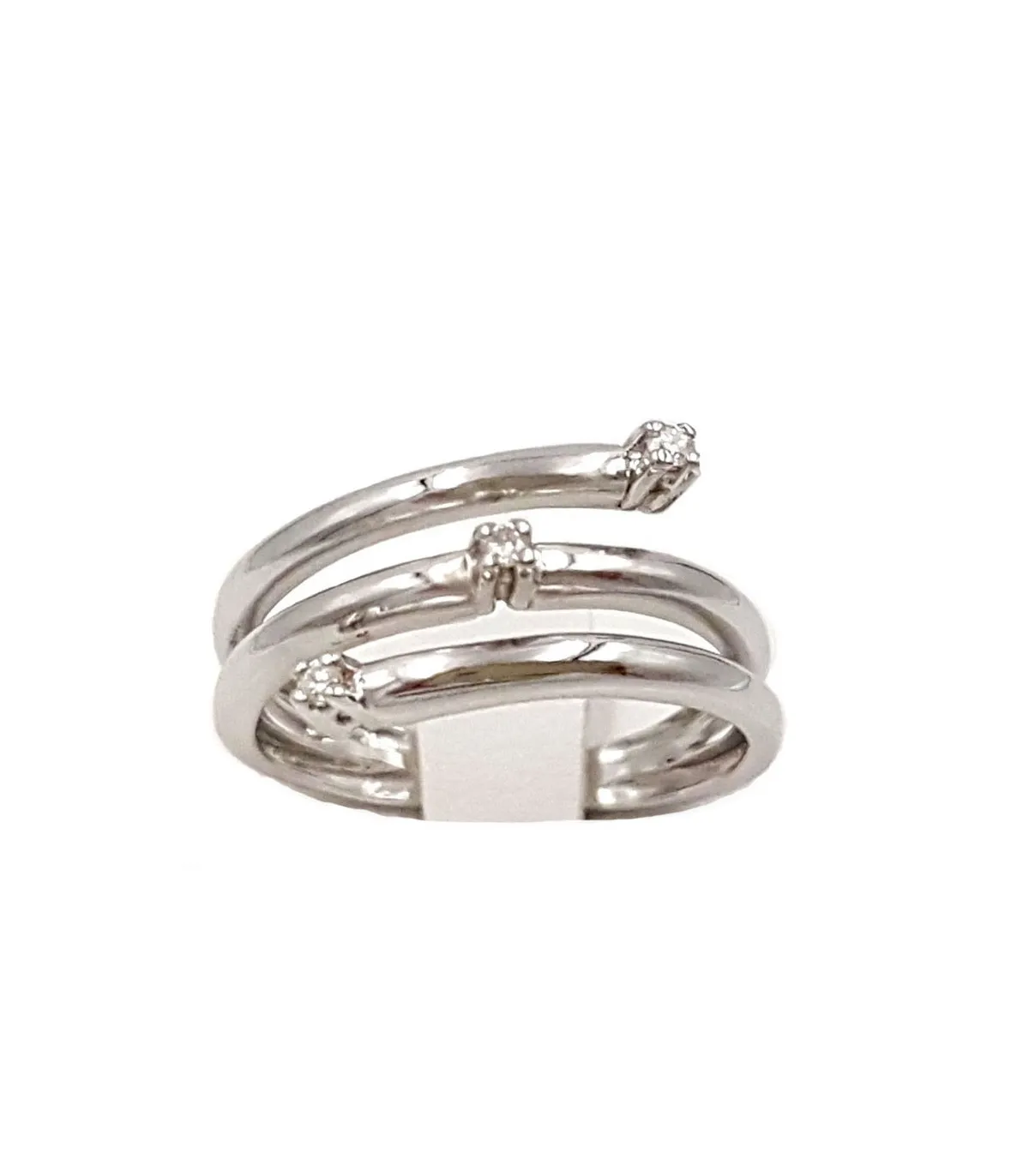 Anello in oro bianco con brillanti