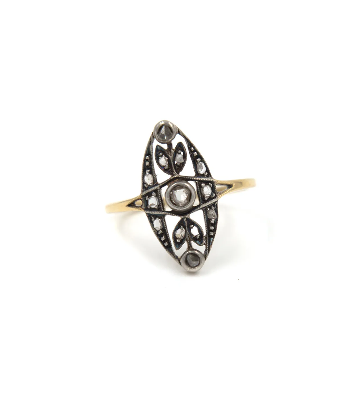 Anello in oro giallo antico con 1 brillante da 0,04 carati e 2 brillanti da 0,02 carati