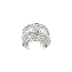 Anello a fascia in oro bianco con brillanti