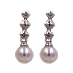 Orecchini in oro bianco con perle e brillanti carati totali 0,04